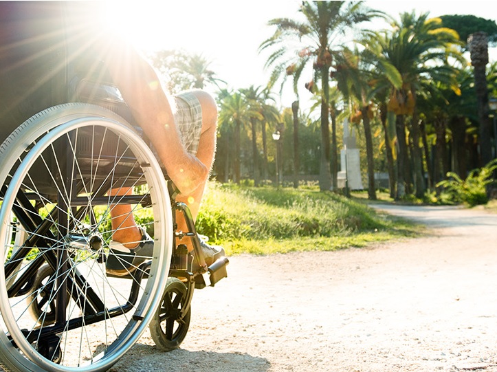 Perjalanan dengan Kerusi Roda Boleh Lipat